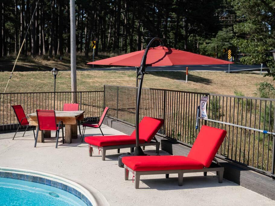 Stonegate Lodge 2 Queen Beds Wifi 50In Roku Tv Salt Water Pool Room #105 ユリーカ・スプリングス エクステリア 写真